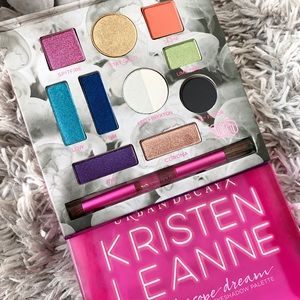 Gorgeous Urban decay Make up platters